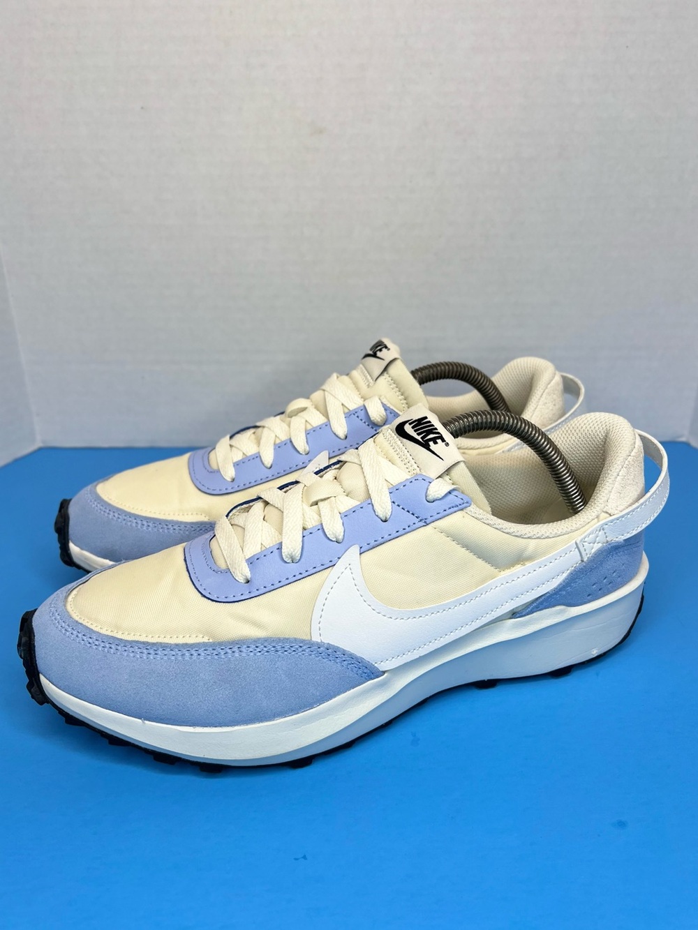 Nike Waffle Debut Women’s Sz 11M Soft Pearl/Aluminum DH9523-007 Tried on only.